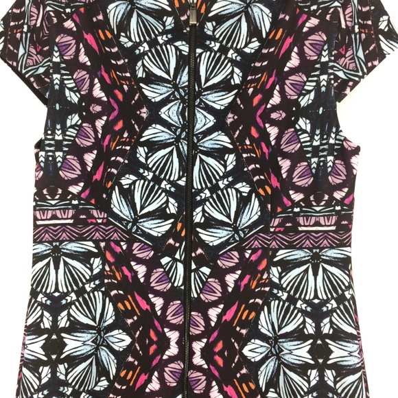 VINCE CAMUTO Graphic Print Scuba Shift Dress - Picture 5 of 8